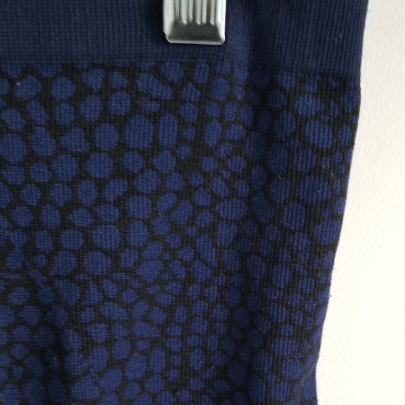 Rhonda Shear blue black pattern leggings size Medium - Picture 3 of 6